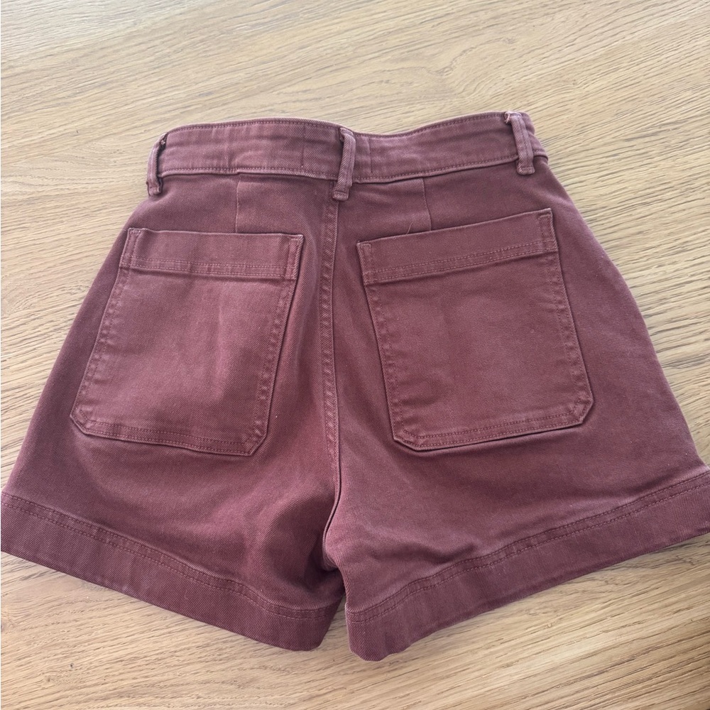 Everlane Women's Casual Shorts in Brown